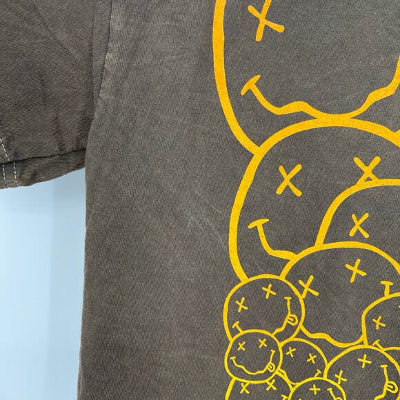 Officially Licensed Nirvana Smiley Face Pile Grunge Band Tee Brown Acid Wash M - Picture 4 of 7